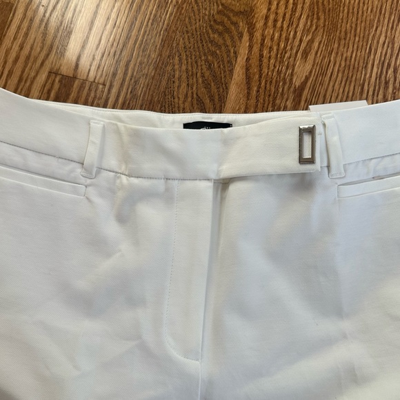 Woman’s Brand New White Cropped Pants - Picture 2 of 6